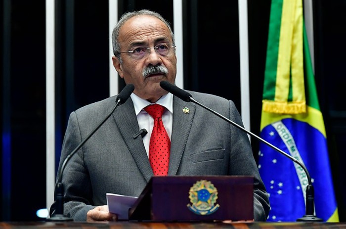 Energia cara prejudica desenvolvimento de Roraima, diz Chico Rodrigues