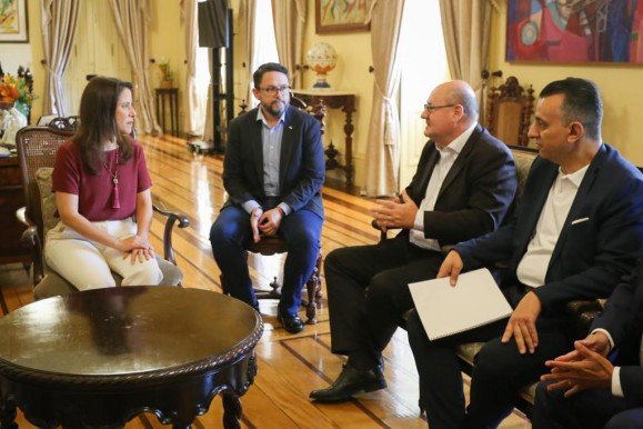 Governadora Raquel Lyra se reúne com presidente da Yazaki e destaca importância da interiorização do desenvolvimento