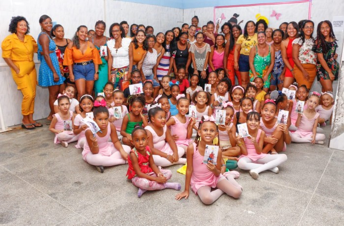 Candeias: turma do ballet municipal realiza evento em homenagem ao Dia das Mães