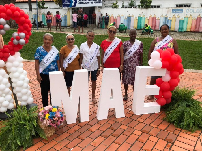 Prefeitura de Alagoinhas encerra ações em homenagem às mães com dança, comida e muita música