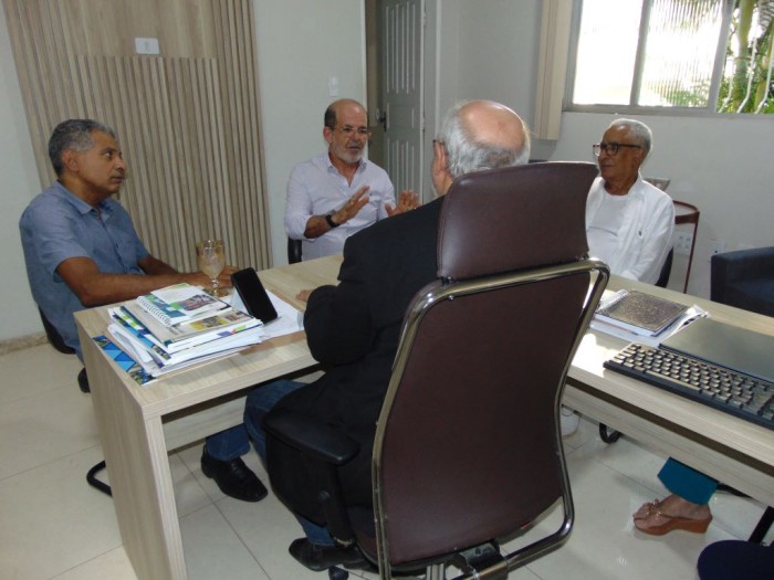 Smed dialoga com auditores fiscais sobre parceria em projeto de educação fiscal