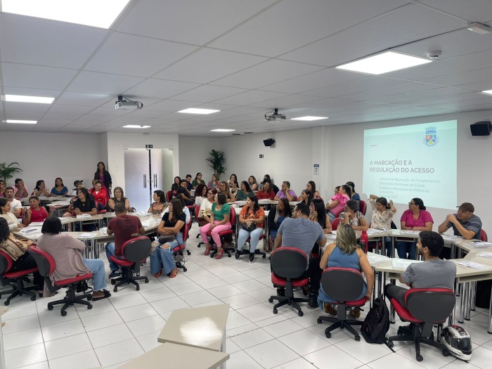 Marcadores das unidades de saúde participam de curso de capacitação sobre novo fluxo de marcação na rede municipal