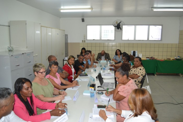 Seduc dialoga com representações da sociedade sobre cadernos pedagógicos