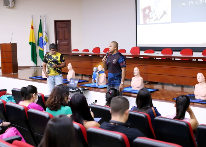 Educação do Estado promove formação de primeiros-socorros para assistentes educacionais