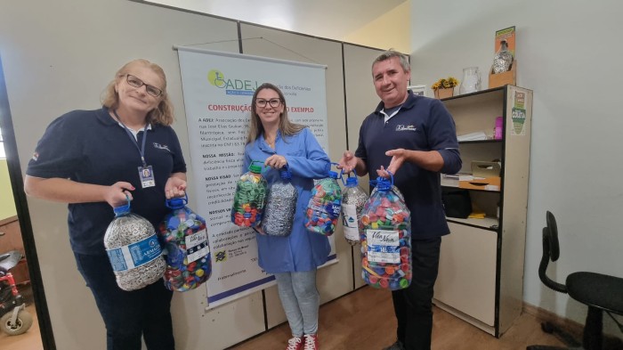 Servidores do Imetro-SC entregam doações a instituições de Joinville