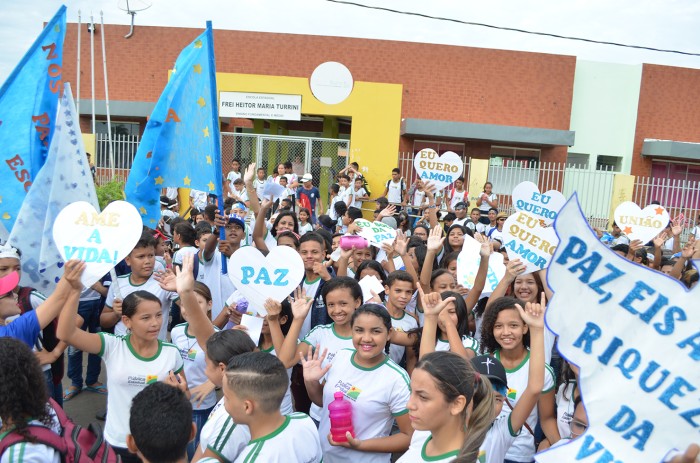 Governo promove caminhada em alusão ao Dia Nacional de Combate ao Abuso e à Exploração Sexual de Crianças e Adolescentes