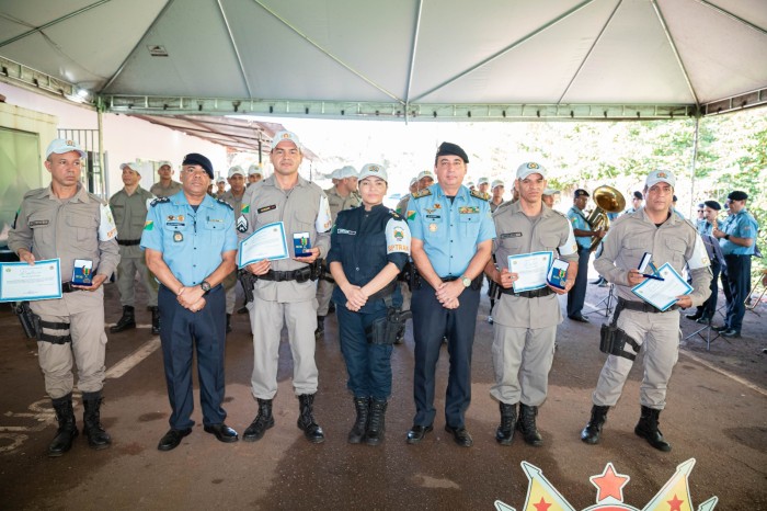 Polícia Militar condecora 309 militares da capital por tempo de serviço