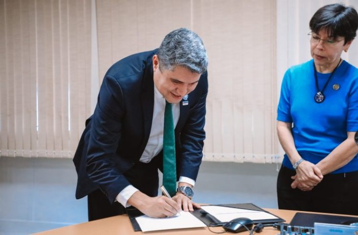 Capes e Fundect assinam liberação de R$ 14 milhões para novas bolsas