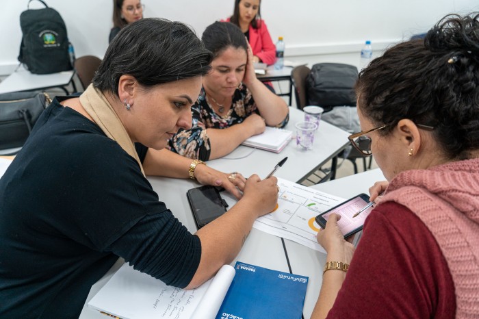 Educação entrega a municípios os boletins da avaliação de fluência de leitura