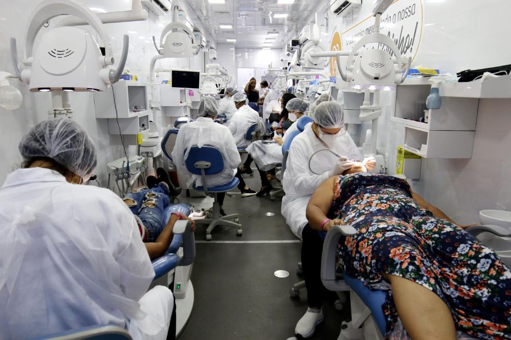 Mais de 63 mil baianos já receberam tratamento bucal gratuito em 2023.