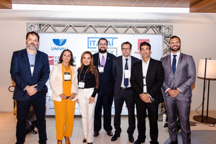 Governo apresenta ações de incentivo ao comércio exterior no Itajaí Comex Summit