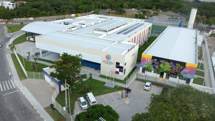 Jerônimo e ministros da Educação e da Casa Civil entregam novo Centro Estadual de Educação Integral em Lauro de Freitas