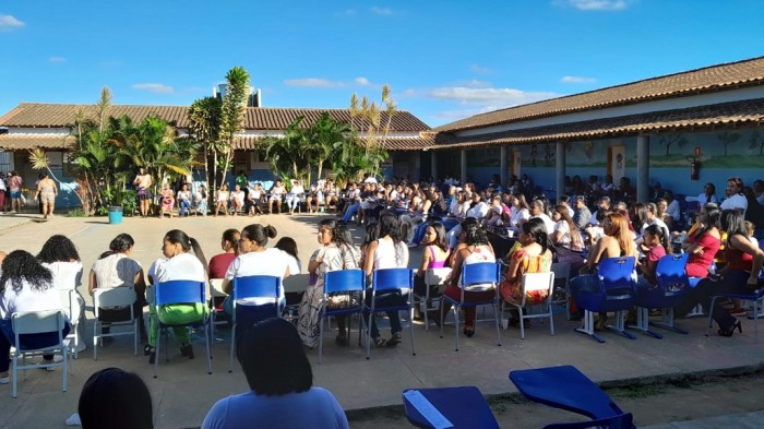 Escola Anísio Teixeira realiza evento para cerca de 300 pessoas sobre importância da parceria Família e Escola