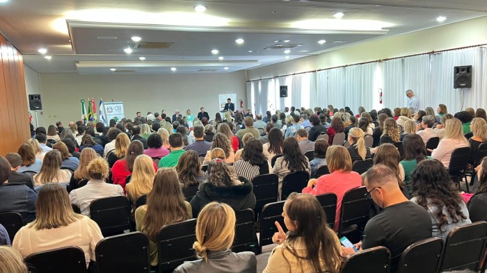 Seminário estadual debate recomposição da aprendizagem e atualização da legislação