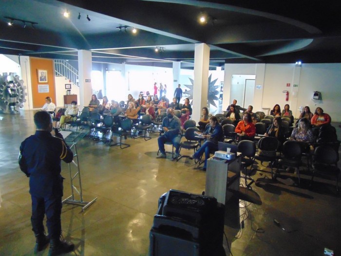 Em mais um encontro com gestores, Smed reafirma compromisso com a segurança de alunos e professores