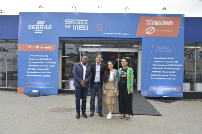 Equipe da Sicos visita espaço da Semana do MEI em Florianópolis