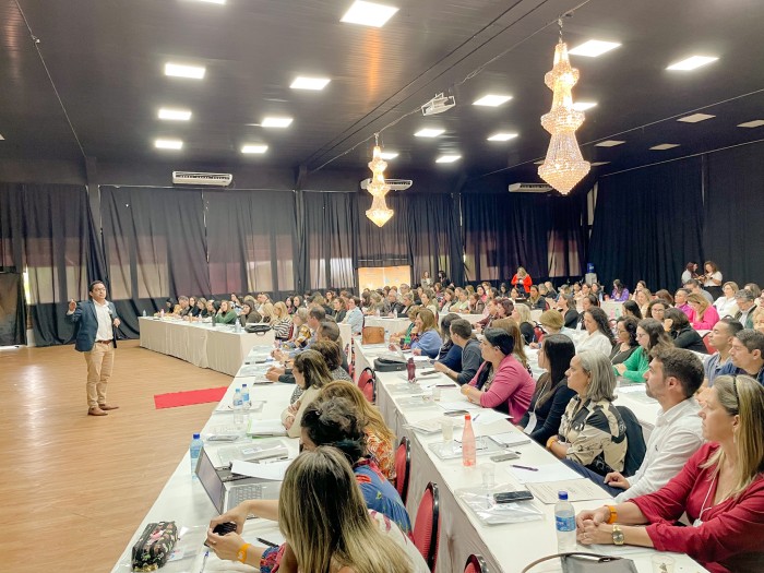 Educação promove capacitação voltada ao atendimento escolar e matrículas
