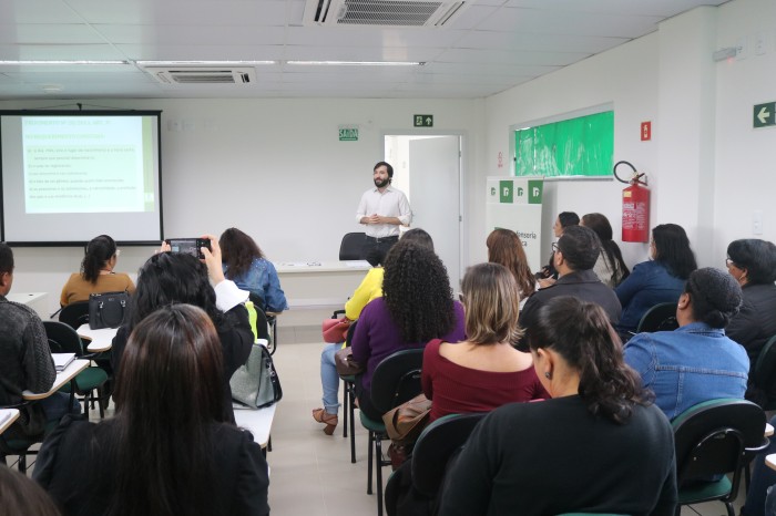 Técnicos da Semdes participam de capacitação na Defensoria Pública sobre registro tardio
