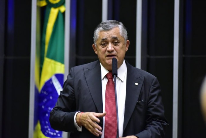 Líder do governo diz que novo regime fiscal garante crescimento econômico e controle de gastos; acompanhe