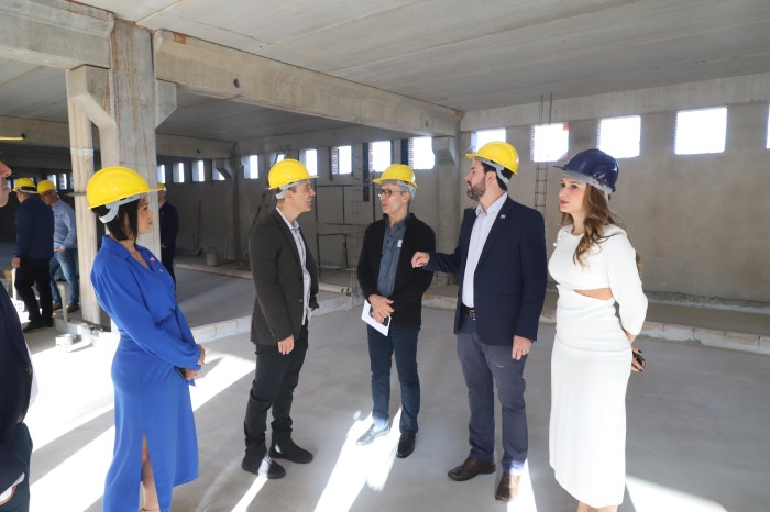 Governador vistoria obras da ala de oncologia da Santa Casa de Patos de Minas