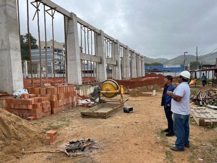 PREFEITO ACOMPANHA OBRAS EM ANDAMENTO NO MUNICÍPIO