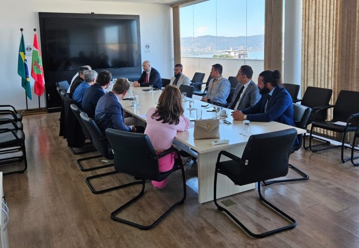 Reunião discute ações para garantir que crianças e adolescentes sejam levados para exames em casos de violência