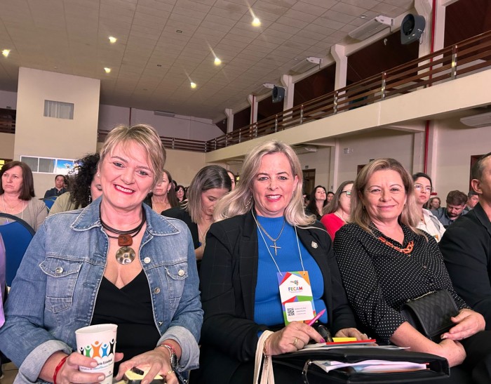 Secretária da SAS participa de seminário estadual da Assistência Social em Piratuba