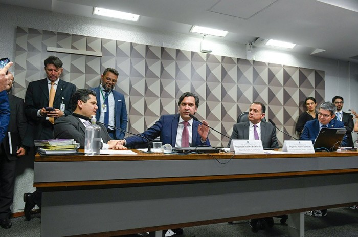 Comissão mista aprova MP e altera atribuições de parte dos ministérios