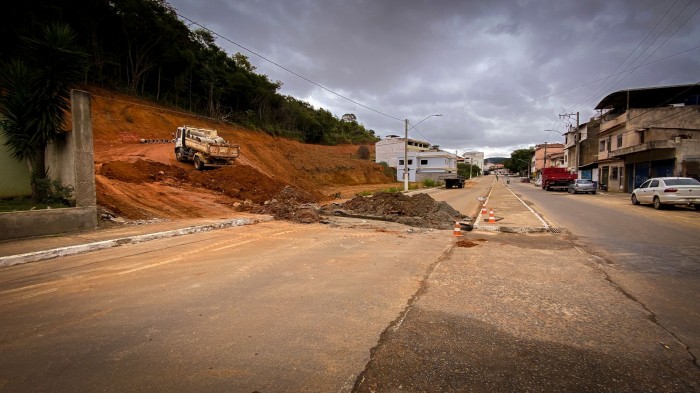 Secretaria de Infraestrutura realiza reparos na rede pluvial do bairro Ferreira Vale
