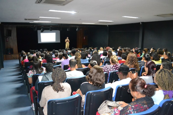 Seduc promove formação sobre autismo para cuidadores educacionais