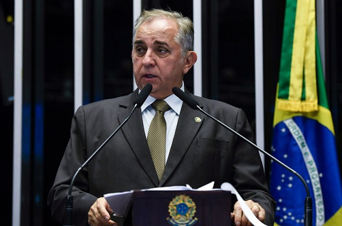 Izalci critica destinação de orçamento do Sistema S para Embratur