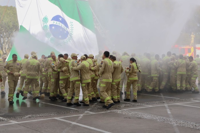 Maior contratação em dez anos: 419 bombeiros vão começar a atuar em todo o Paraná