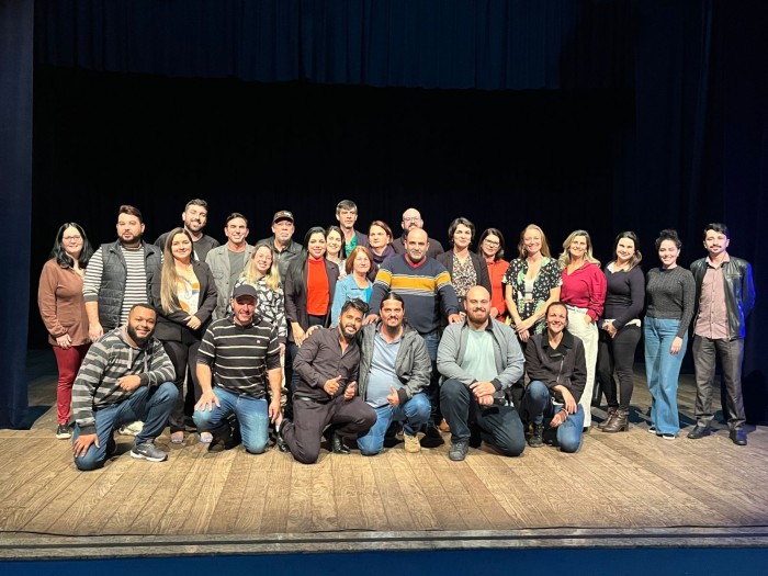 GABINETE ITINERANTE REÚNE REPRESENTANTES CULTURAIS E AUTORIDADES DURANTE ENCONTRO EM GUAÇUÍ