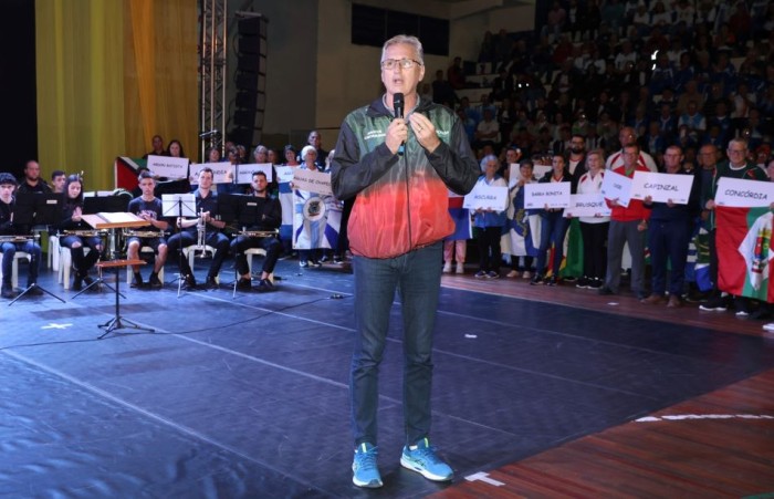 Ginásio lotado marca abertura dos Jogos da Terceira Idade em São Bento do Sul