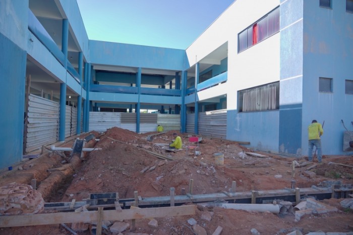 Reforma na Escola Municipal Luiz Carlos Ceconello está em andamento