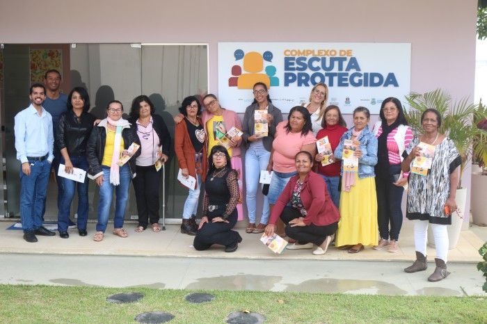 Produtores das hortas comunitárias participam da campanha “Faça Bonito: Escutar é proteger”