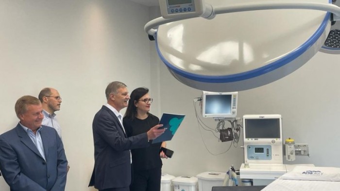 Com 1,6 milhão do programa Avançar na Saúde, Hospital Ana Nery inaugura novo centro cirúrgico