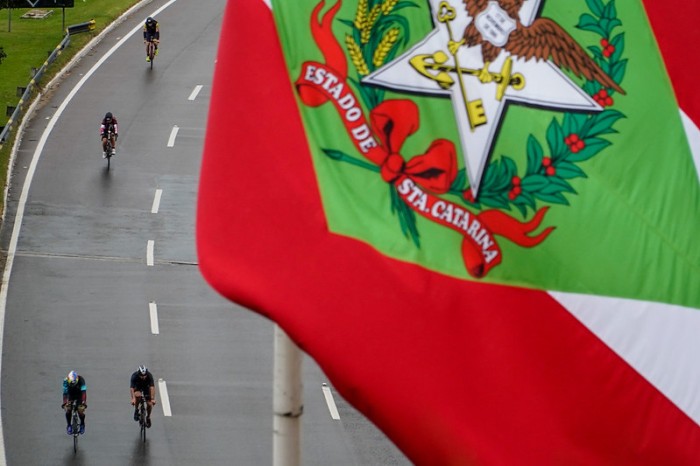 Ironman Brasil reúne cerca de 1,8 mil atletas em Florianópolis