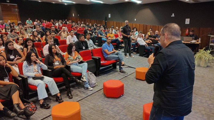 Governo do Acre anuncia investimentos para projetos sustentáveis idealizados por jovens cientistas