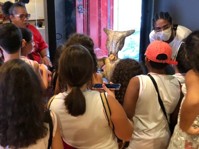 Iniciativa inédita na Bahia, o Programa Monitores Amigos do MAM completa um ano