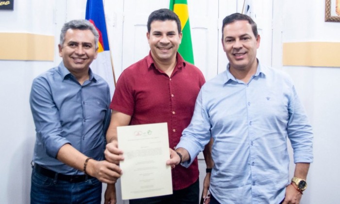 Assinatura de Termo Aditivo garante a Garanhuns a ampliação do Programa Fomento Rural