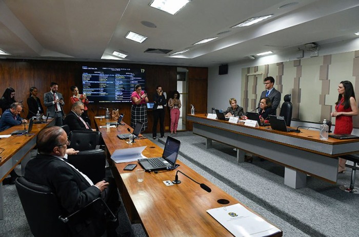 Comissão da MP que prorroga prazo da Nova Lei de Licitações define plano de trabalho