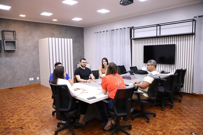 Educação realiza chamada pública para aquisição de gêneros alimentícios na regional do Juruá