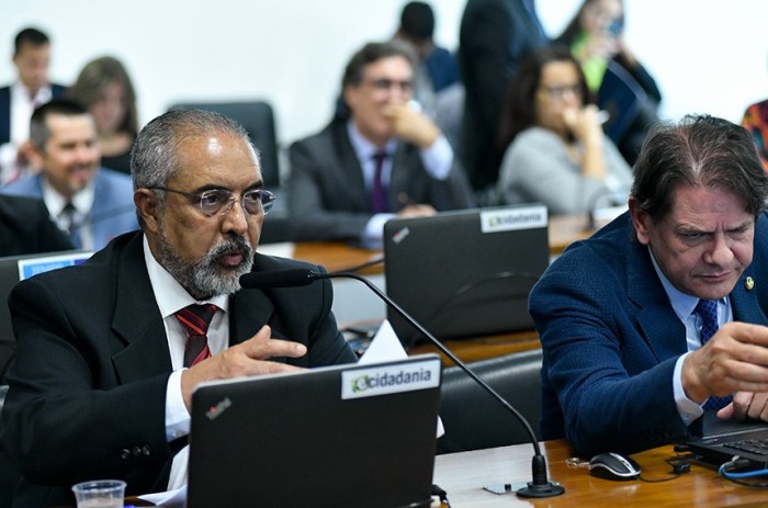 Mês da Primeira Infância deve ser celebrado em agosto, aprova CE