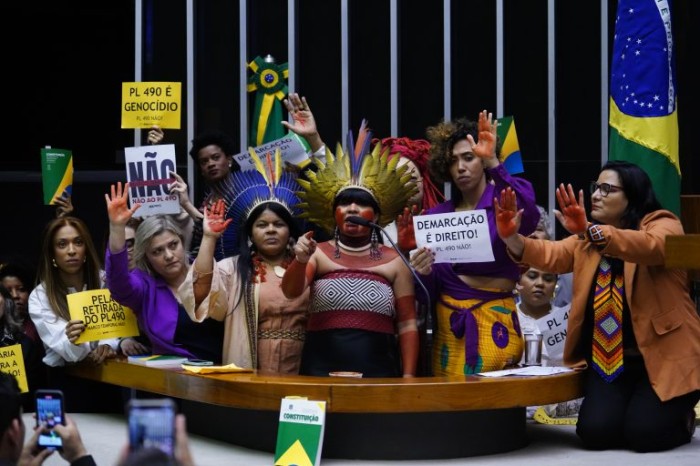 Deputados contrários ao marco temporal das terras indígenas alertam sobre danos ambientais