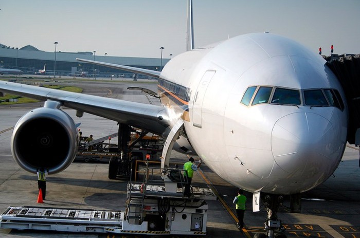 Sancionada lei que beneficia companhias aéreas e setor de eventos