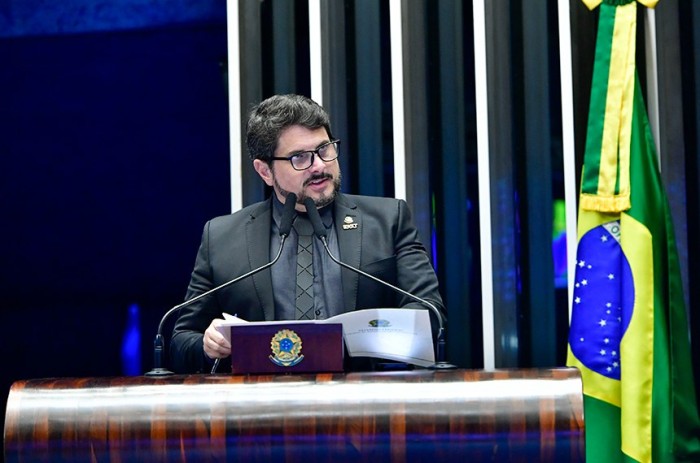 Marcos do Val diz que Abin alertou sistema de segurança sobre ataques de 8 de janeiro