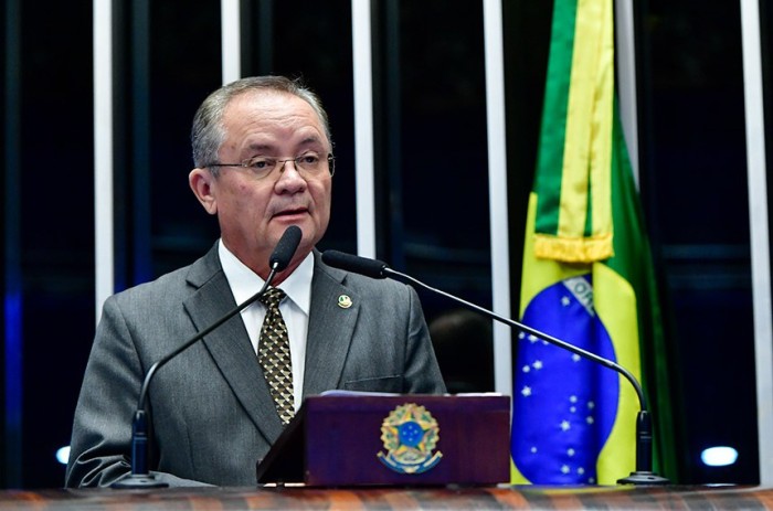 Brasil tem que cobrar dívida da Venezuela, diz Zequinha Marinho