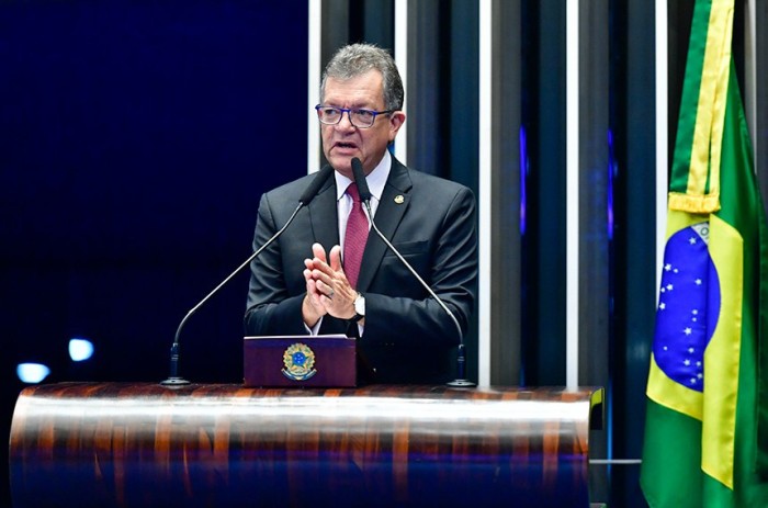 Laércio Oliveira defende exploração de petróleo no litoral norte do país