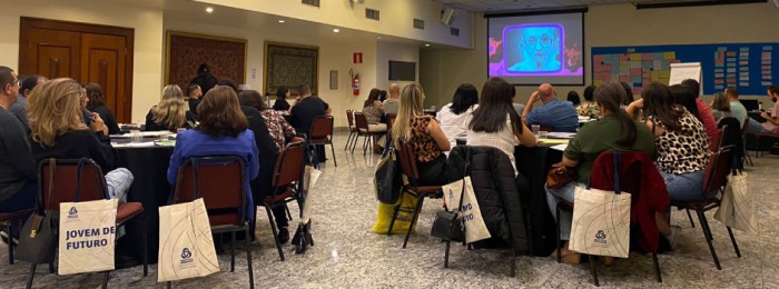 Grupo de trabalho do Programa Jovem de Futuro recebe capacitação em BH